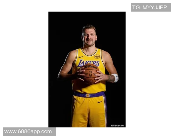 东契奇瘦身显成效半场高效得分22分展现攻防全能实力