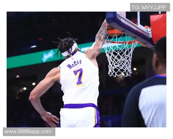 克洛尼半场表现出色7投4中三分球命中率高达50助力球队领先