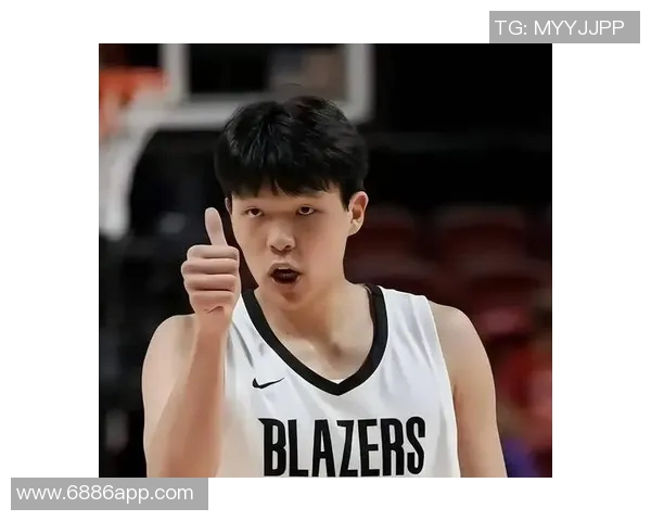 翻译谈杨瀚森：新秀应迎难而上努力追赶前辈与大哥的脚步