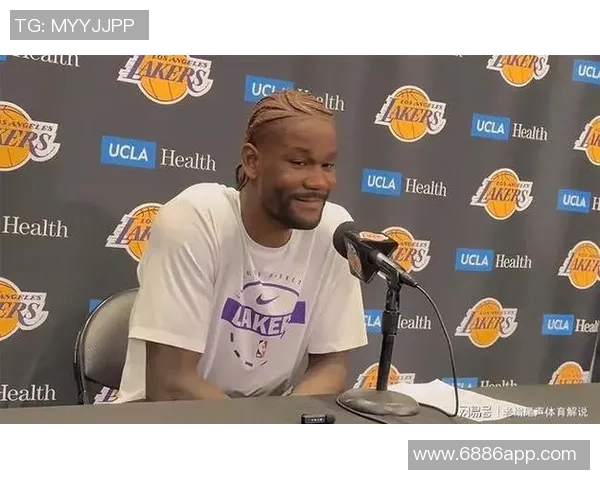 詹姆斯称赞艾顿表现出色强调他在球队中的重要性与冲击力