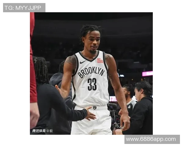 克拉克斯顿赛季数据亮眼场均131分75篮板4助攻14盖帽领跑全队