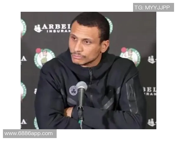 绿军官方宣布武切维奇成功接受右手无名指骨折手术预计三到四周后复查 绿军官方宣布武切维奇成功接受右手无名指骨折手术预计三到四周后复查